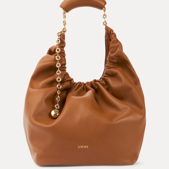 Loewe Squeeze Medium Oak Leather Shoulder Bag - Picture 16 of 16